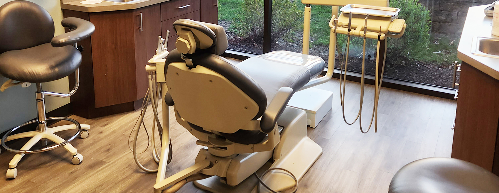 picture of a dental treatment room